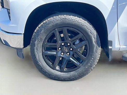 Used 2025 Chevrolet Silverado 1500 Custom w/ Turbomax Blackout Package AWD/4WD image 29