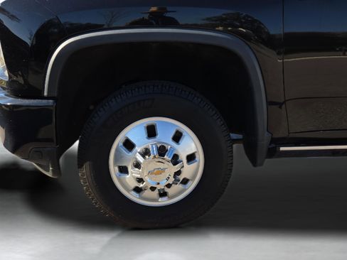 Used 2022 Chevrolet Silverado 3500 High Country image 32