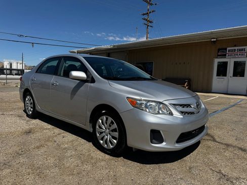 Used 2012 Toyota Corolla LE FWD image 1