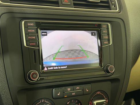 Used 2017 Volkswagen Jetta SE image 27