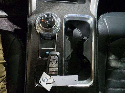 Used 2017 Ford Fusion SE w/ Fusion SE Technology Package FWD image 37