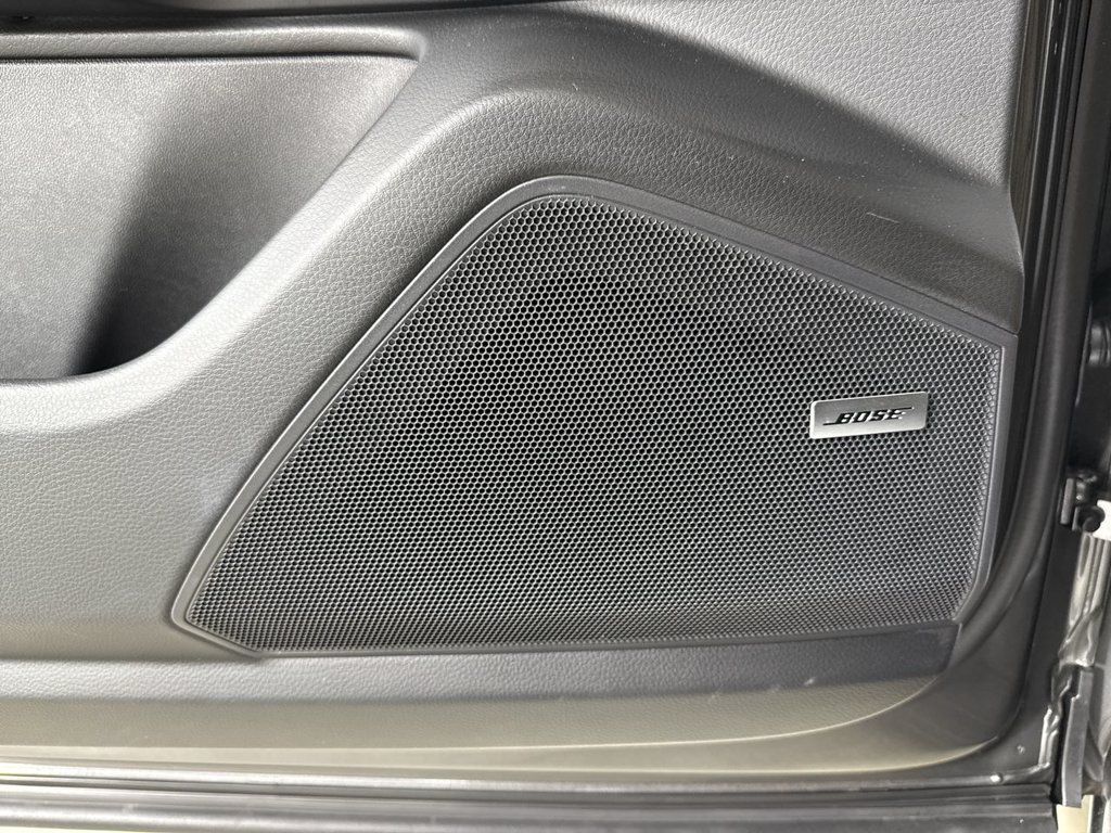 Certified 2024 Porsche Cayenne AWD/4WD image 33