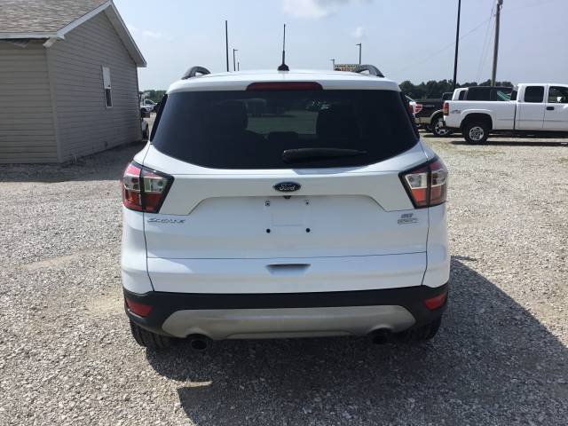 Used 2018 Ford Escape SE FWD image 4