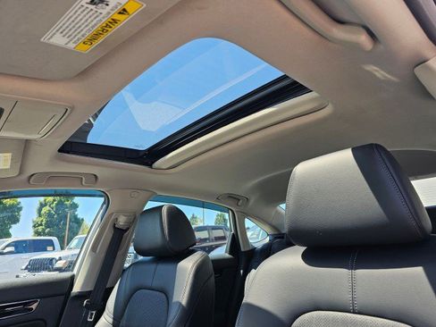 Used 2022 Honda Civic Touring image 28