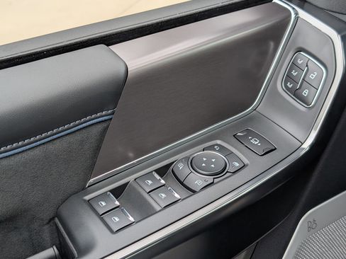 New 2026 Ford F250 Platinum w/ Tremor Off-Road Package image 23