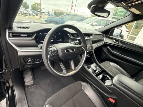 Used 2023 Jeep Grand Cherokee L Laredo AWD/4WD image 12