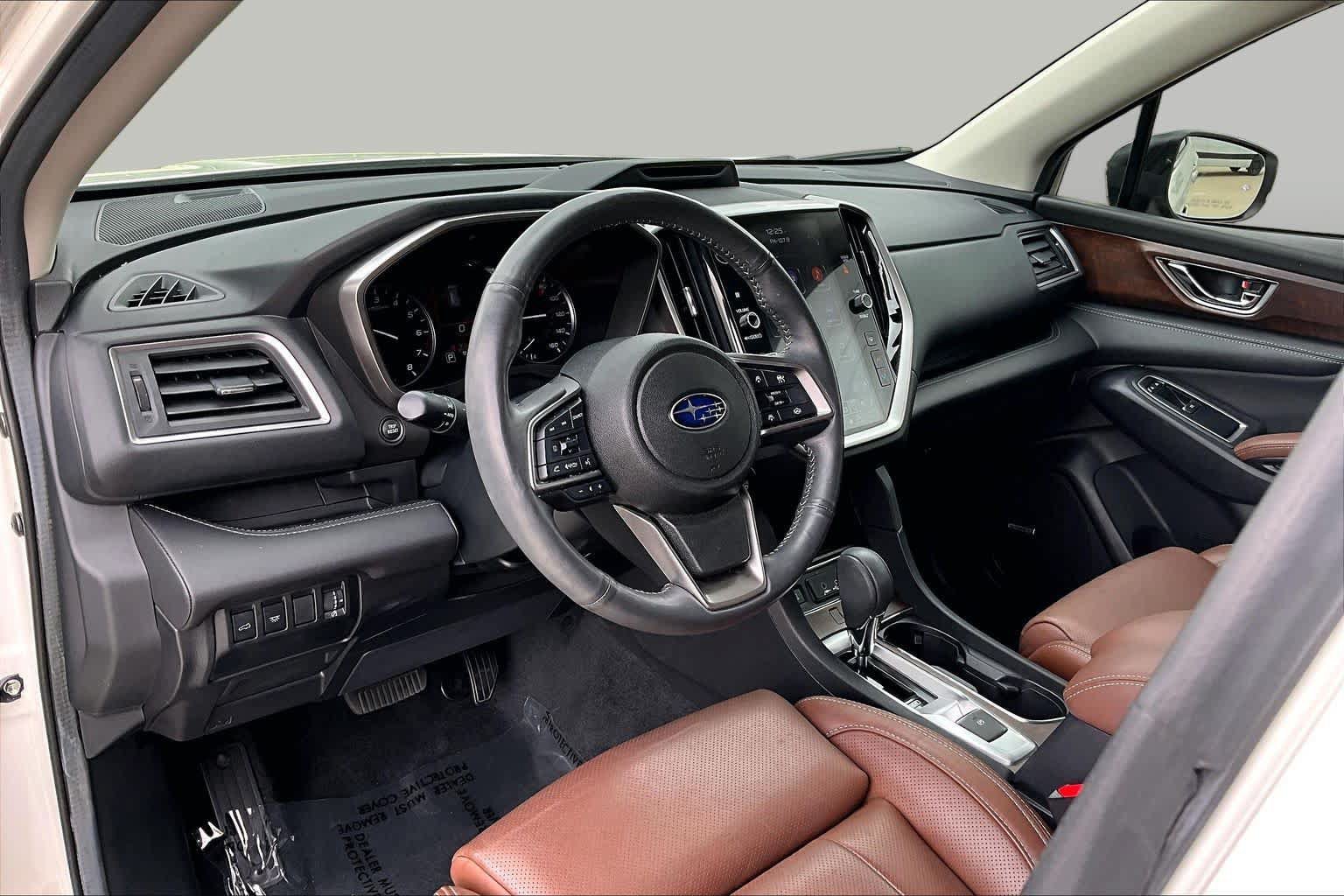 Used 2025 Subaru Ascent Touring w/ Popular Package #1 AWD/4WD image 16