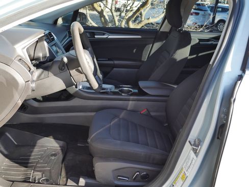 Used 2013 Ford Fusion SE image 3