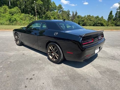 Used 2023 Dodge Challenger SRT Hellcat w/ Driver Convenience Group RWD image 5
