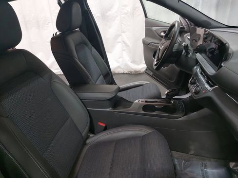 Used 2024 Buick Envista Preferred w/ Convenience I Package image 10