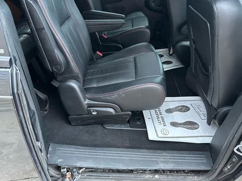 Used 2013 Dodge Grand Caravan R/T w/ Driver Convenience Group image 11