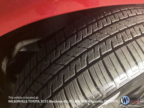 Used 2024 Toyota Venza Nightshade image 7