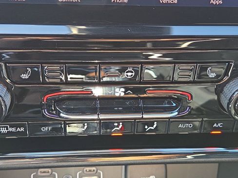 New 2025 Jeep Grand Cherokee L Limited w/ Black Appearance Package image 25