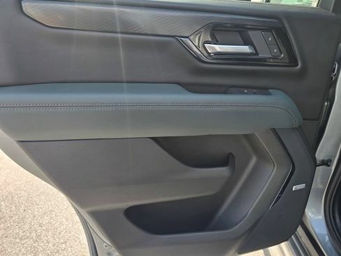 Used 2026 GMC Yukon AT4 AWD/4WD image 15