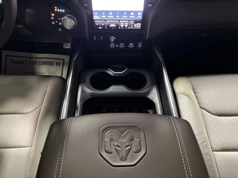 Used 2025 RAM 1500 Laramie AWD/4WD image 37