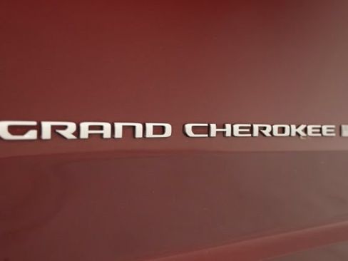 Used 2024 Jeep Grand Cherokee L Limited w/ Luxury Tech Group II AWD/4WD image 7