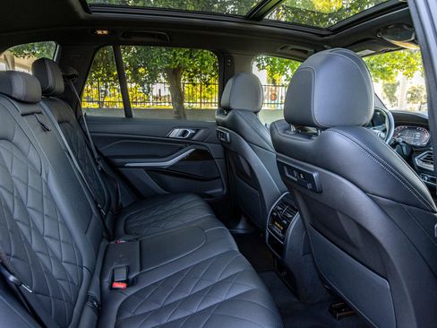 Used 2023 BMW X5 xDrive40i w/ Premium Package AWD/4WD image 22