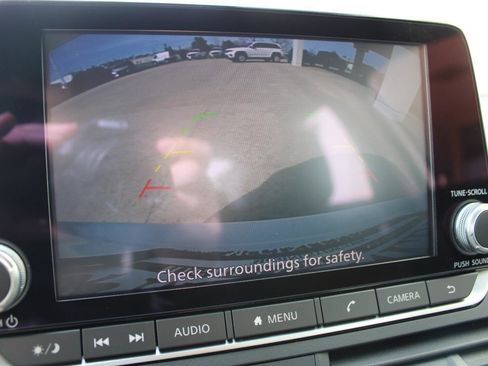 Used 2025 Nissan Altima 2.5 SV image 17