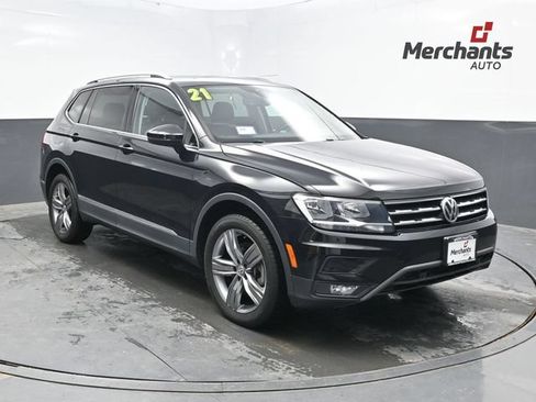 Used 2021 Volkswagen Tiguan SE AWD/4WD image 1