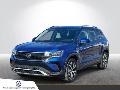 Used 2023 Volkswagen Taos SE w/ Panoramic Sunroof Package image 1