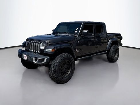 Used 2020 Jeep Gladiator Overland image 3