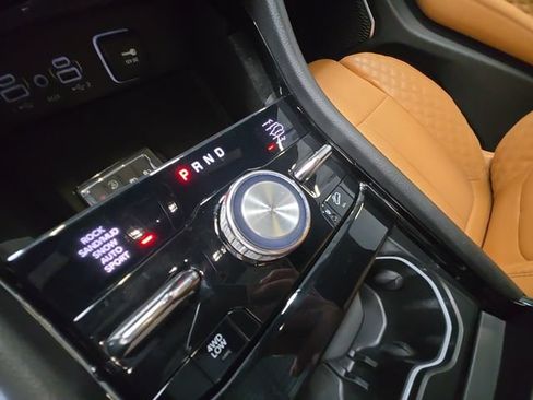 Used 2021 Jeep Grand Cherokee L Summit w/ Luxury Tech Group V AWD/4WD image 18
