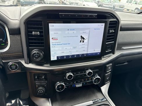 Used 2021 Ford F150 Platinum w/ Equipment Group 701A High AWD/4WD image 17