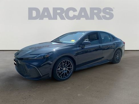 Used 2025 Toyota Camry SE FWD image 3