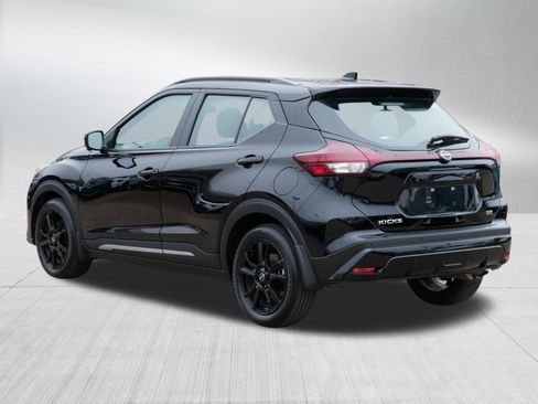 Certified 2023 Nissan Kicks SR image 5
