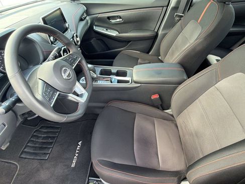 Used 2025 Nissan Sentra SR FWD image 5