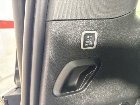 Used 2022 Jeep Wagoneer Series II AWD/4WD image 33