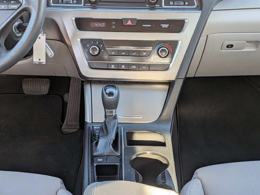 Used 2015 Hyundai Sonata SE FWD image 22