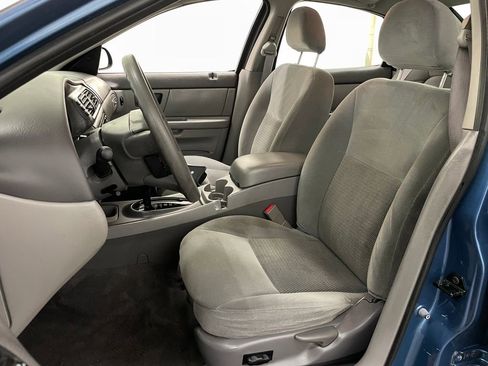 Used 2004 Ford Taurus SE FWD image 15