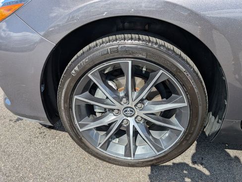 Used 2016 Toyota Camry XSE w/ Moonroof Package image 11