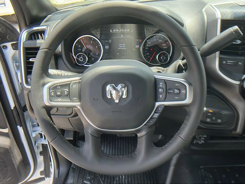 New 2025 RAM 5500 4x4 Regular Cab image 19