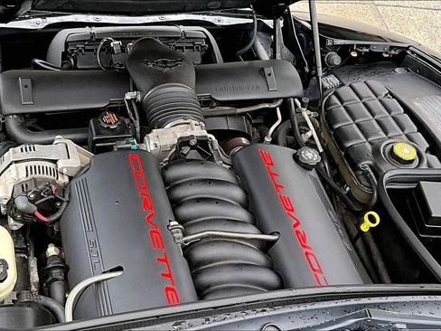Used 1999 Chevrolet Corvette Convertible w/ Memory Pkg RWD image 28
