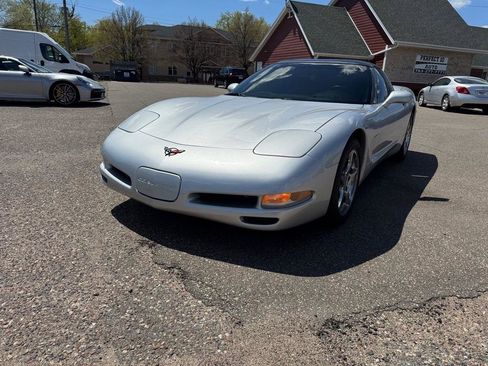 Used 2001 Chevrolet Corvette Coupe w/ Preferred Equipment Group2 RWD image 11