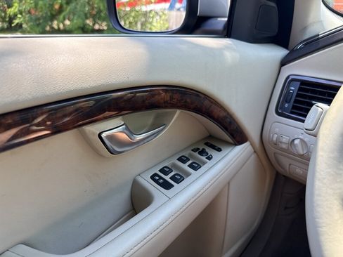 Used 2011 Volvo XC70 T6 AWD/4WD image 35