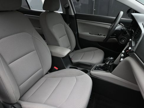 Used 2020 Hyundai Elantra SE image 26