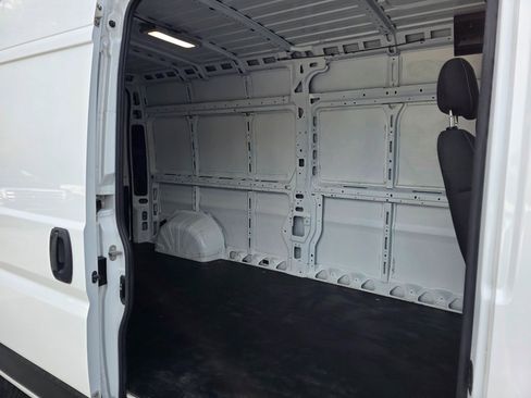 Used 2023 RAM ProMaster 2500 image 15