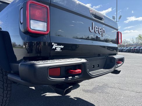 Used 2022 Jeep Gladiator Rubicon AWD/4WD image 5