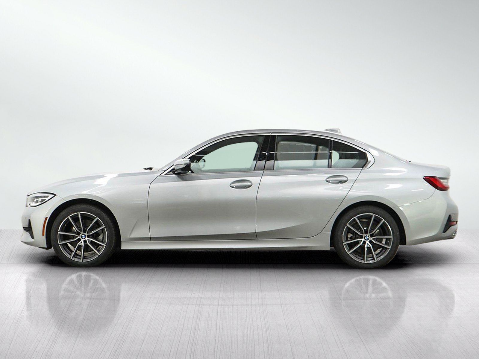 Used 2019 BMW 330i xDrive Sedan w/ Convenience Package AWD/4WD image 2