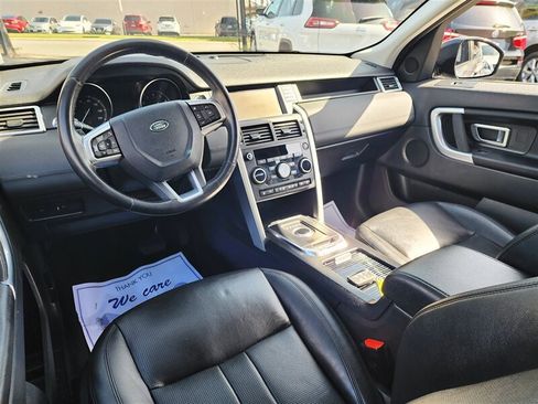 Used 2019 Land Rover Discovery Sport SE image 29