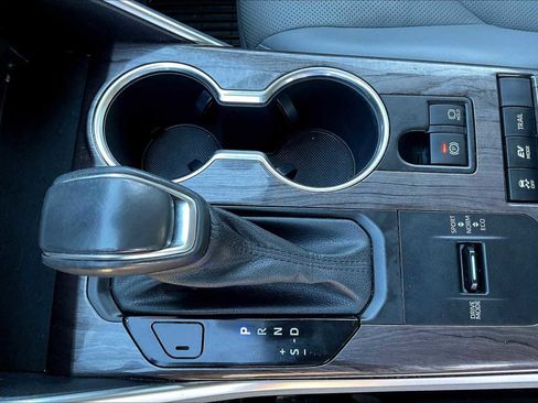 Used 2022 Toyota Highlander Limited image 20