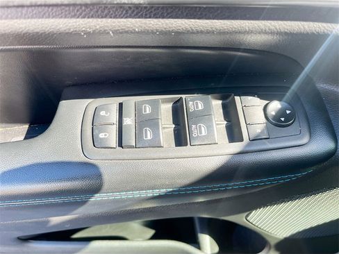 Used 2019 Jeep Grand Cherokee Laredo image 17