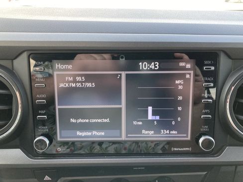 Used 2020 Toyota Tacoma TRD Sport w/ Technology Package image 21