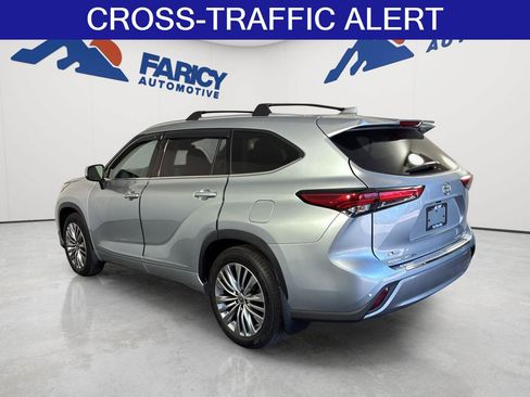 Used 2022 Toyota Highlander Platinum AWD/4WD image 7