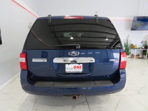 Used 2011 Ford Expedition XLT w/ HD Trailer Tow Pkg image 4