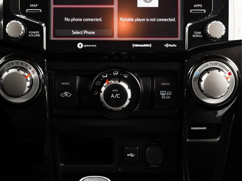Certified 2024 Toyota 4Runner TRD Off-Road AWD/4WD image 34