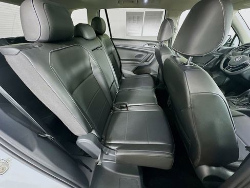 Used 2021 Volkswagen Tiguan SE w/ Panoramic Sunroof Package FWD image 36